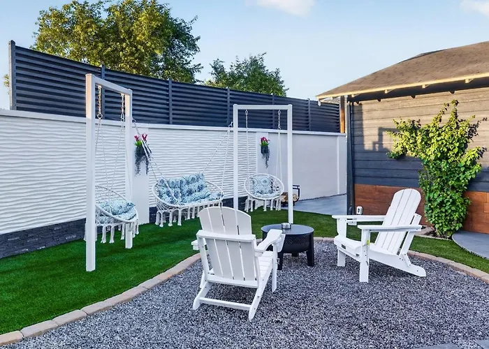 Heated Glass Pool And Holiday home Phoenix