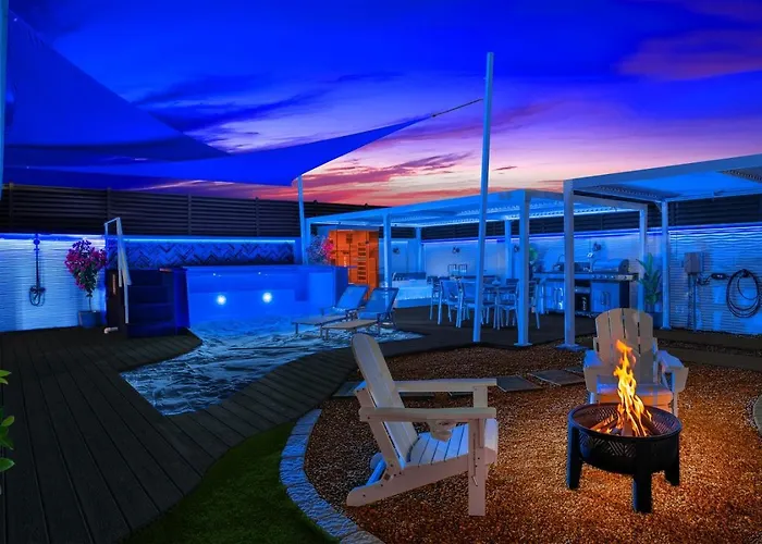 Holiday home Heated Glass Pool And Phoenix