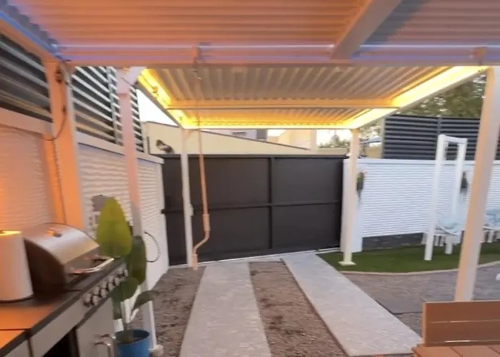 Heated Glass Pool And Holiday home Phoenix